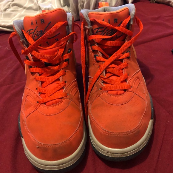 Used - Picture 3 of 4